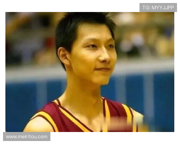 CBA足球第一人：谁是CBA中首位打破篮球与足球界限的运动员？